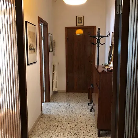 La Montagnola Apartment *