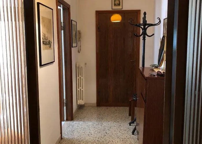 La Montagnola Apartment *